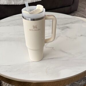 Stanley Beige Tumbler with Handle